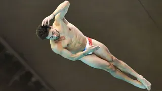 Do Speedos Still Divide the Straights from the Gays?
